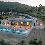 Suolo Di Gioia Villa With Magnificent Sea View And Infinity Pool 18*4M