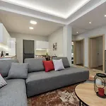 Bright & Stunning Flat In The City Centre