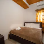 Family Private Homes & Sea View