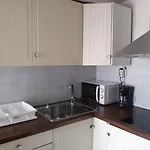 Pequena Casa Cerca De Mikonos Ciudad