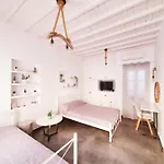 Mykonos Downtown Studio Vrakas
