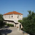 Villa Kapnisi