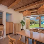 Paradise Elegant Apartments - Perfect Escape On The Beach