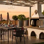 Villa Venia - Cozy Escape With Scenic Sew View, By Zantewize