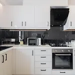 Ervin'S Zante Suite By 
