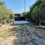 Green Garden Caravan