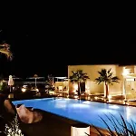Queen Boutique Suites