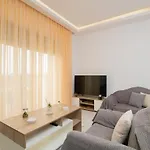 Happiness Apartment
