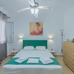 Floras Apartment - At The Center Of It All