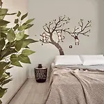 Lilibet Holiday House