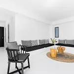 Tagoo Black Mykonos