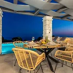 Castielia Residence
