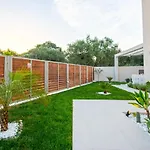 Grande Mandi & Jani Villa By 