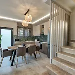 Delight Luxury Villa - Contemporary Elegance & Tranquility, By Zantewize