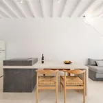 The Form Exclusive Suite