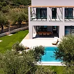 Ariadne Elegant Villa