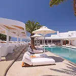 Andronikos Hotel (Adults Only)