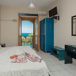 Kavos Psarou Studios & Apartments