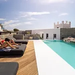 Mykonos Town Black Villa- Cave Heated Pool