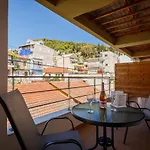 Fotis Brand New Apartment At The Centre Town