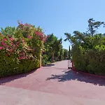 Seafront Luxury Villa 