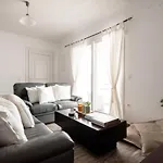 House Suites - Psarou