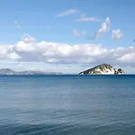 Dolphin Apartment 8