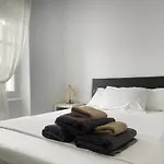 Windmills Apartment By Opus