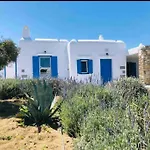 Traditional Mykonian Villa Close To Paradise Beach