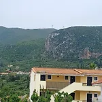 Almiriki Studios & Apartments