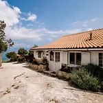 Floreika Studio By The Sea
