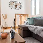 Zoe'S Apartment