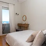Zoe'S Apartment