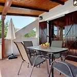 Yiannis Apartment 5 Adults 3