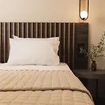 Krystalia'S Luxury Studio1
