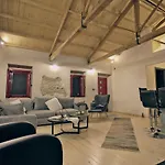 Yasemia Wood & Stone Villa