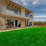 Anemoni Suites