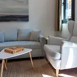 Golden Seashell Apartment