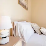 Sweet Dreams Sea View Apt