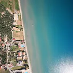 Paradise Elegant Apartments - Perfect Escape On The Beach