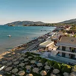 Horizon Apartments - Beachfront Luxury, By Zantewize