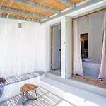 Terra White Seaview Pool Apartments & Suites