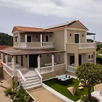 Green Villa Fragiata Featuring A Heated Pool Spa
