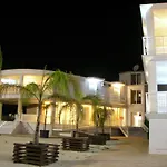 Mariana Hotel