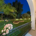 Helen & Theo Studios