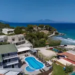 Amarylis Beachfront Studios