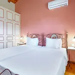 Villa Ira