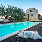 Exensian Villas & Suites