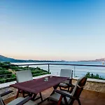 Exensian Villas & Suites