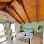 Rallia Two~Storey Apartment